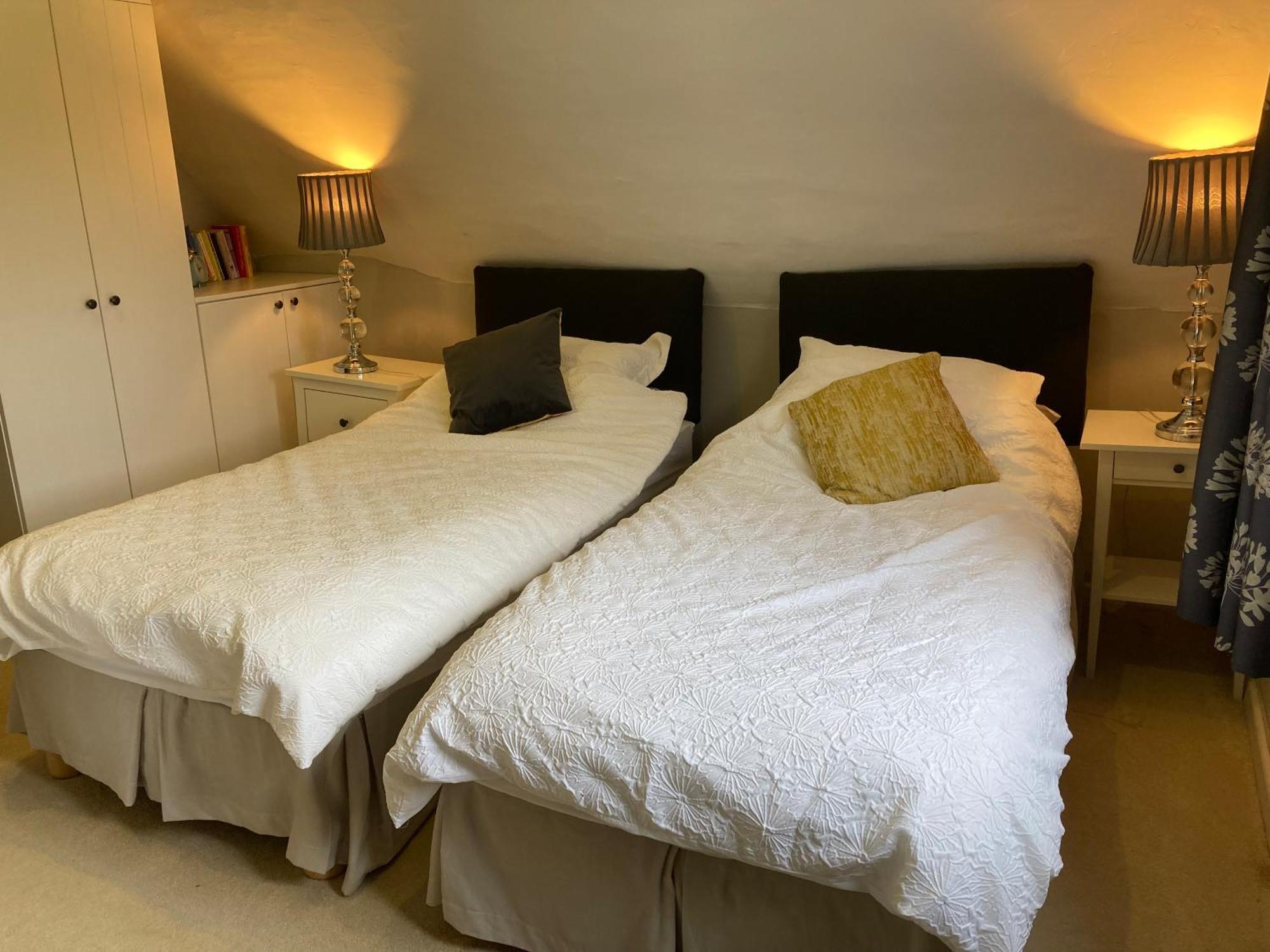 2 Beds & Living In Our Idyllic Country Cottage Bedford Eksteriør billede